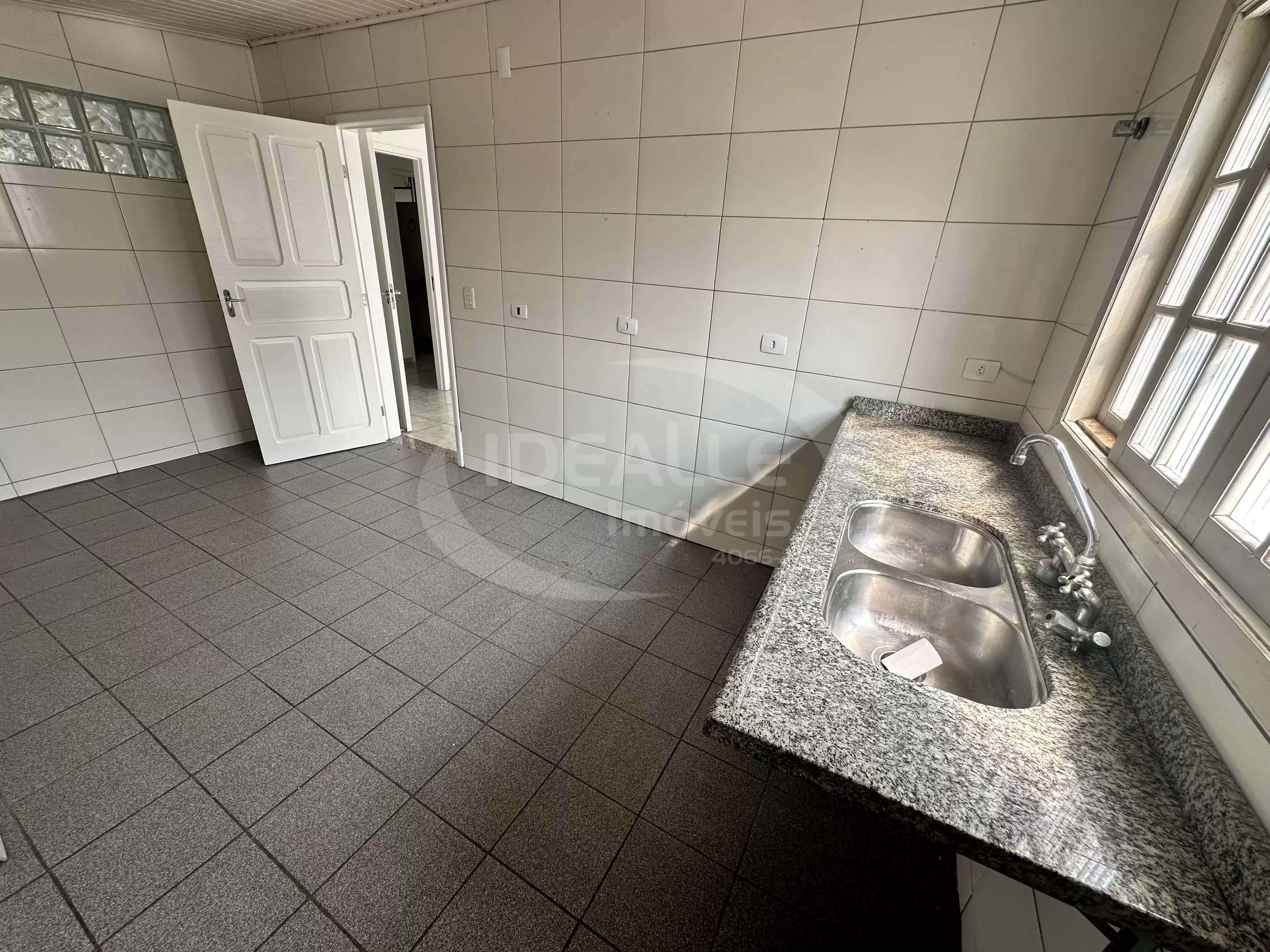 Casa Comercial Seminário