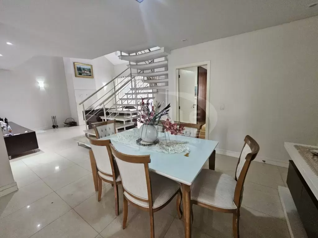 Casa Comercial no Jardim Social