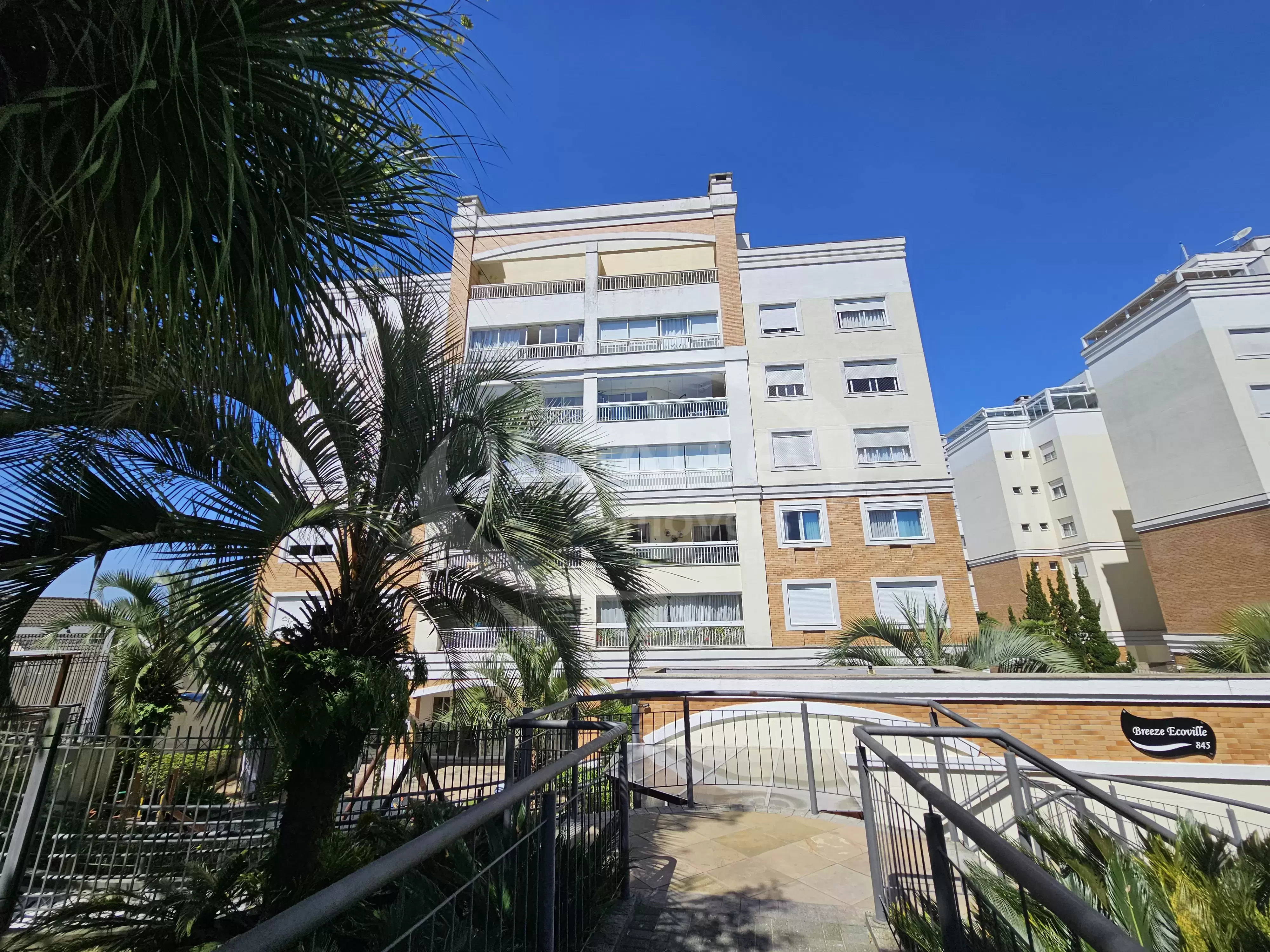 Ed. Breezer Ecoville