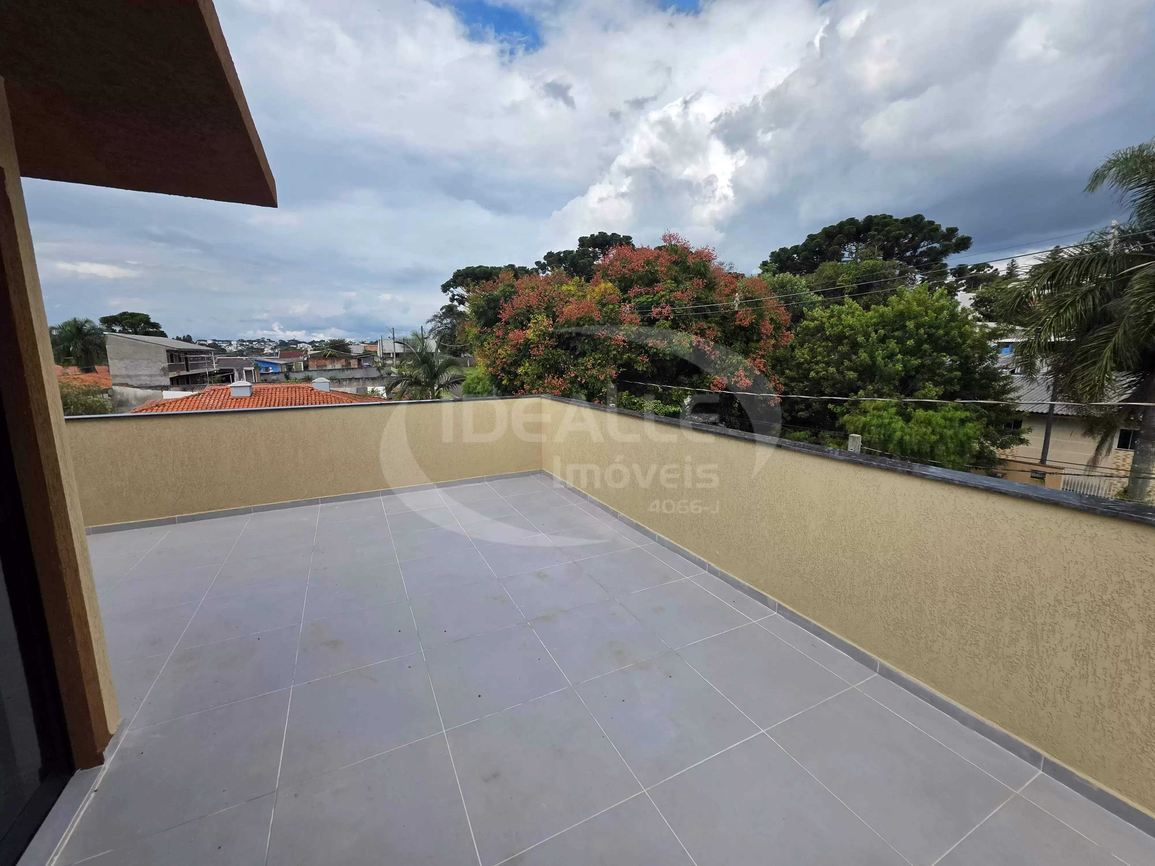 Sobrado no Santa Candida