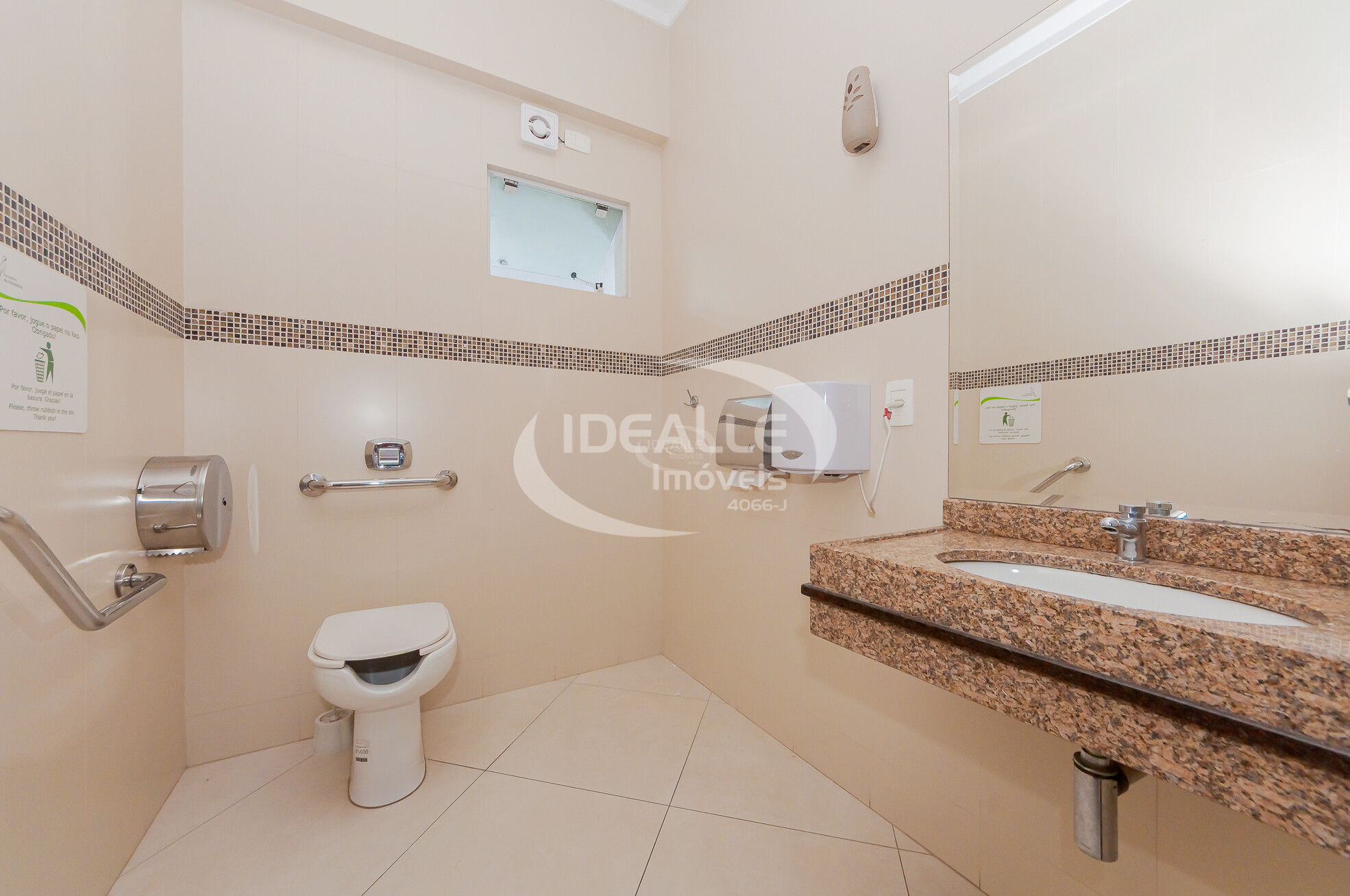 CASA COMERCIAL